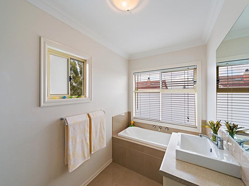 Photo - 54a Regent Street, Preston VIC 3072 - Image 6