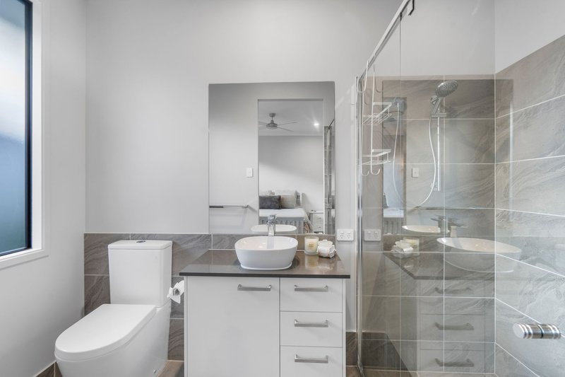 Photo - 54A Riverdowns Crescent, Helensvale QLD 4212 - Image 11