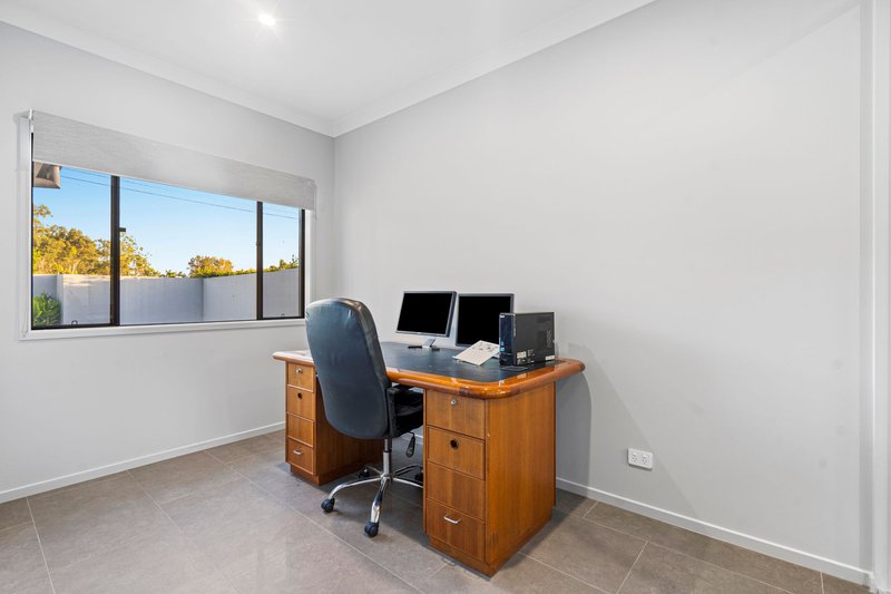 Photo - 54A Riverdowns Crescent, Helensvale QLD 4212 - Image 16