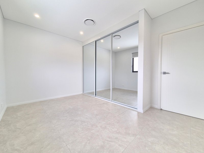 Photo - 54B Allambee Crescent, Beverly Hills NSW 2209 - Image 6
