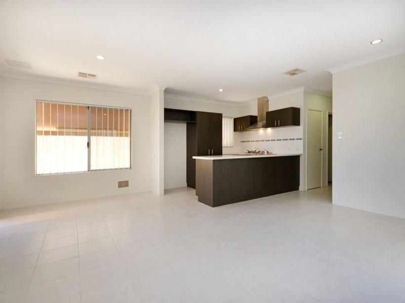 Photo - 54c Barnes Street, Innaloo WA 6018 - Image 4