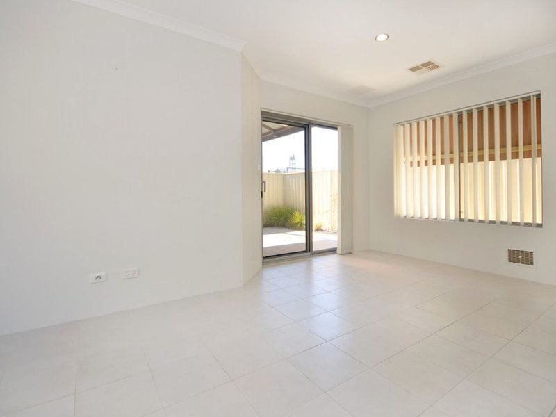 Photo - 54c Barnes Street, Innaloo WA 6018 - Image 6