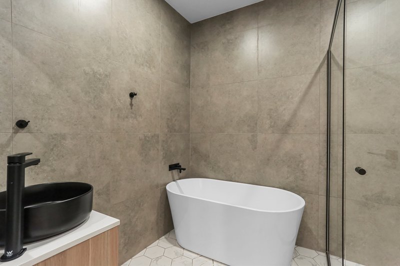 Photo - 5/5-7 Craig Avenue, Moorebank NSW 2170 - Image 8