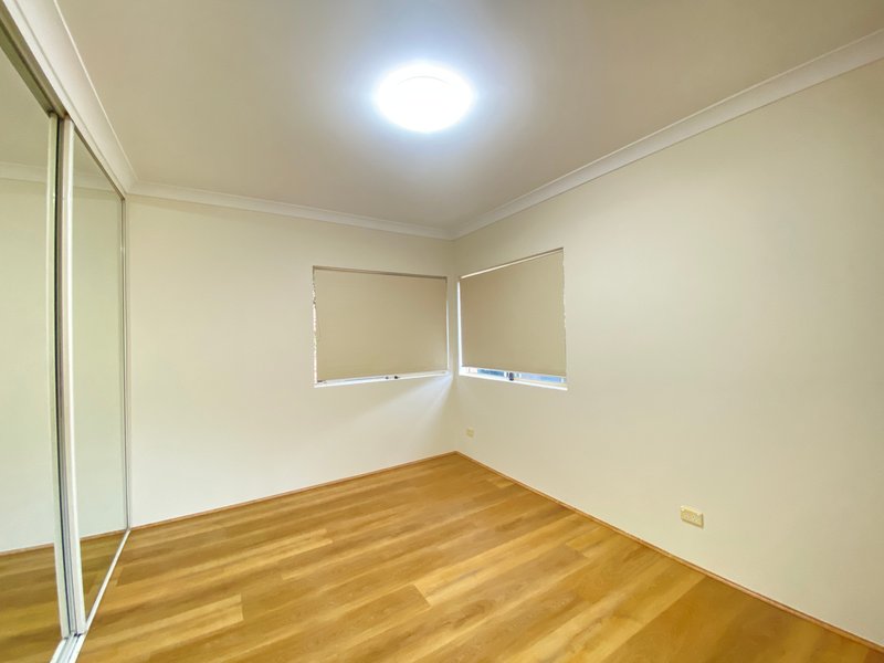 Photo - 5/5-7 Priddle Street, Westmead NSW 2145 - Image 4