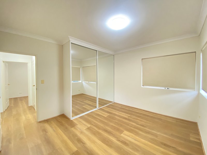 Photo - 5/5-7 Priddle Street, Westmead NSW 2145 - Image 5