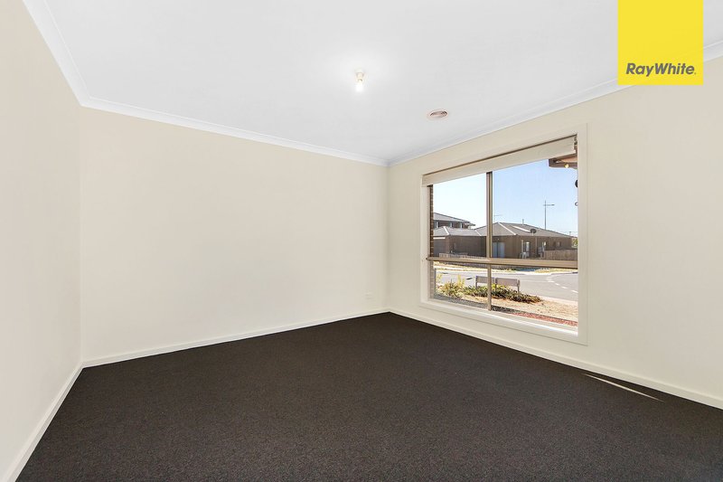 Photo - 55 Albanvale Drive, Albanvale VIC 3021 - Image 6