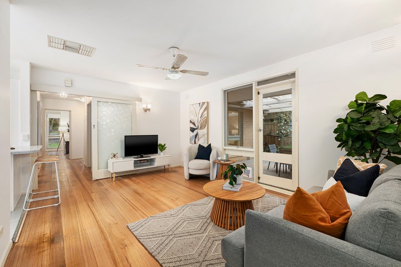 Photo - 55 Allima Avenue, Yallambie VIC 3085 - Image 4