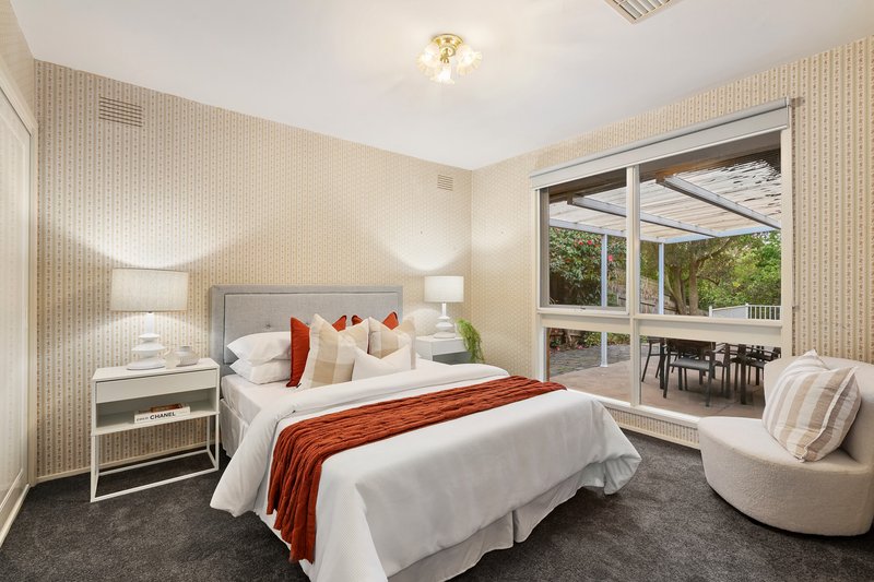 Photo - 55 Allima Avenue, Yallambie VIC 3085 - Image 9