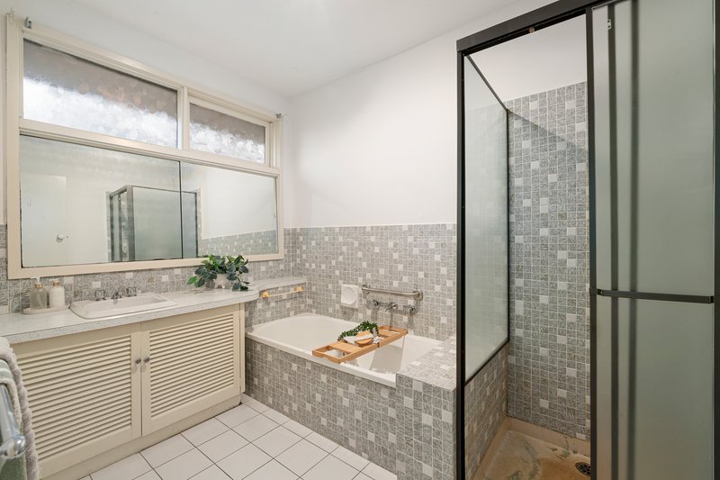Photo - 55 Allima Avenue, Yallambie VIC 3085 - Image 10