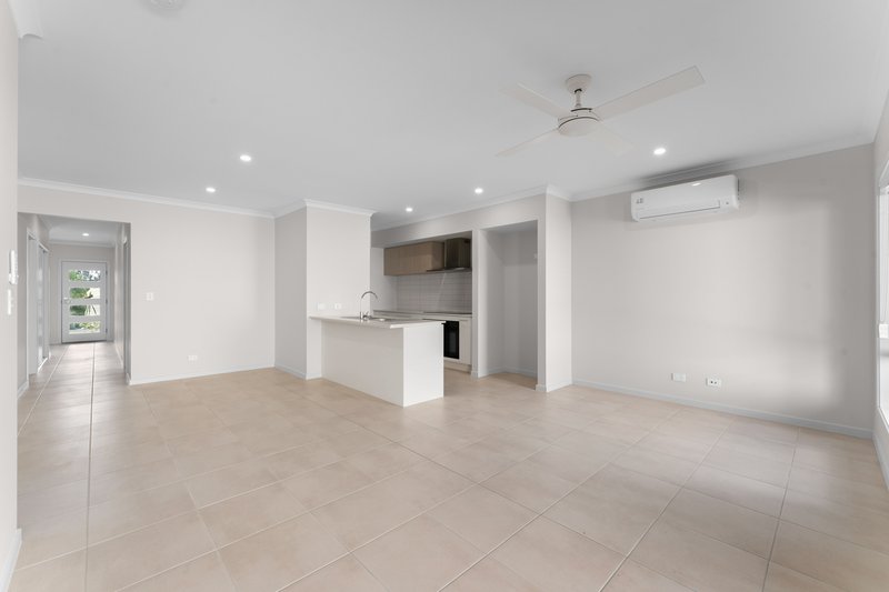 Photo - 55 Auburn Crescent, Ripley QLD 4306 - Image 4