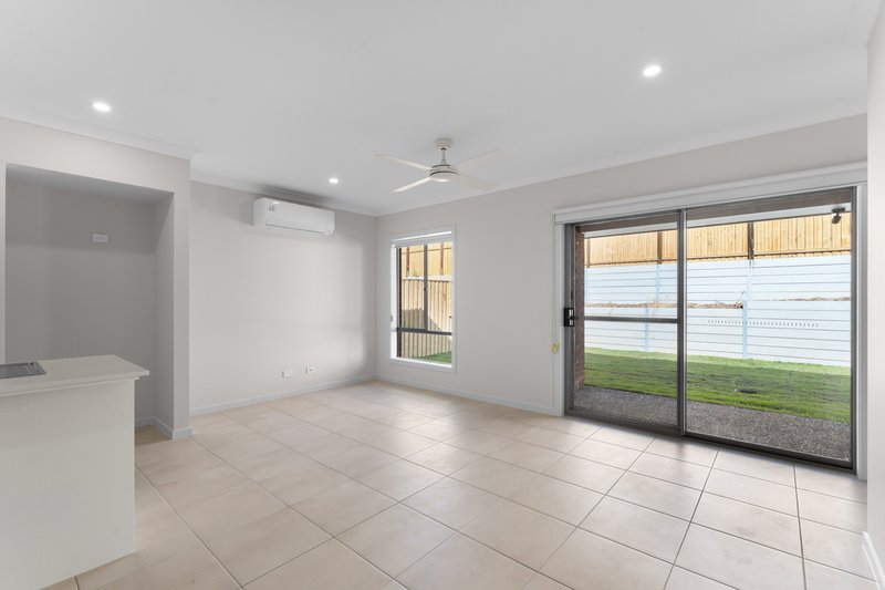 Photo - 55 Auburn Crescent, Ripley QLD 4306 - Image 5