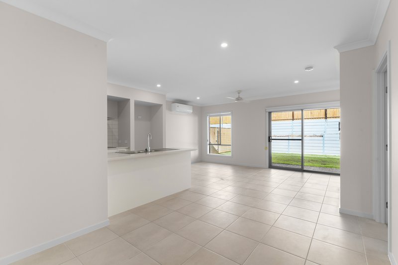 Photo - 55 Auburn Crescent, Ripley QLD 4306 - Image 14