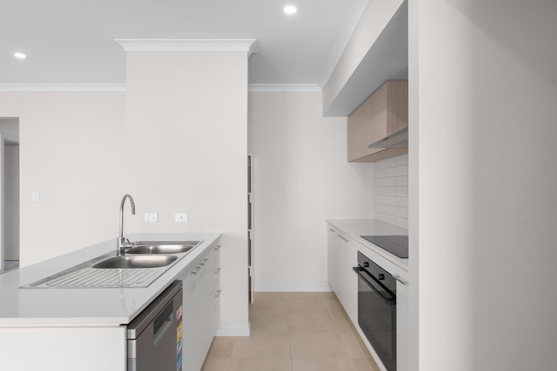 Photo - 55 Auburn Crescent, Ripley QLD 4306 - Image 15