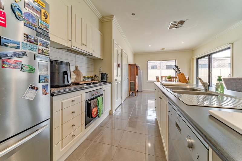 Photo - 55 Bassett Drive, Strathfieldsaye VIC 3551 - Image 2