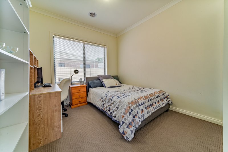 Photo - 55 Bassett Drive, Strathfieldsaye VIC 3551 - Image 8