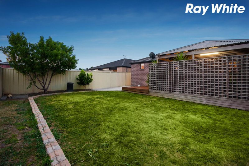 Photo - 55 Bluehills Boulevard, Pakenham VIC 3810 - Image 16