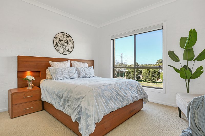 Photo - 55 Brindabella Drive, Horsley NSW 2530 - Image 8