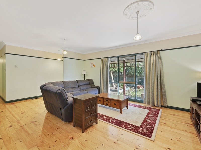 Photo - 55 Cambridge Road, Mooroolbark VIC 3138 - Image 2