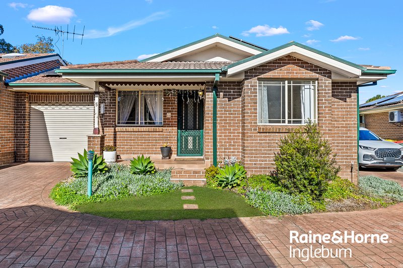 Photo - 5/5 Casuarina Place, Macquarie Fields NSW 2564 - Image 1