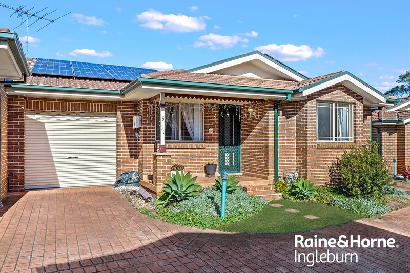 Photo - 5/5 Casuarina Place, Macquarie Fields NSW 2564 - Image 2