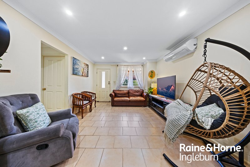 Photo - 5/5 Casuarina Place, Macquarie Fields NSW 2564 - Image 3
