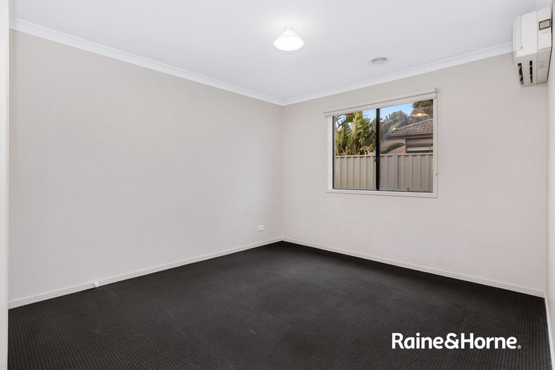 Photo - 55 Challenger Circuit, Cranbourne East VIC 3977 - Image 16