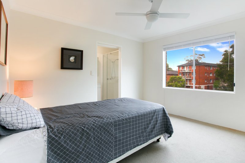 Photo - 5/5 Clarence Avenue, Dee Why NSW 2099 - Image 4