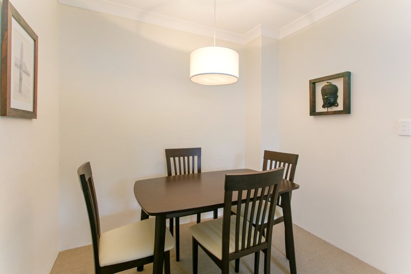 Photo - 5/5 Clarence Avenue, Dee Why NSW 2099 - Image 5