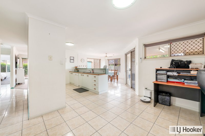 Photo - 55 Clive Crescent, Kepnock QLD 4670 - Image 6