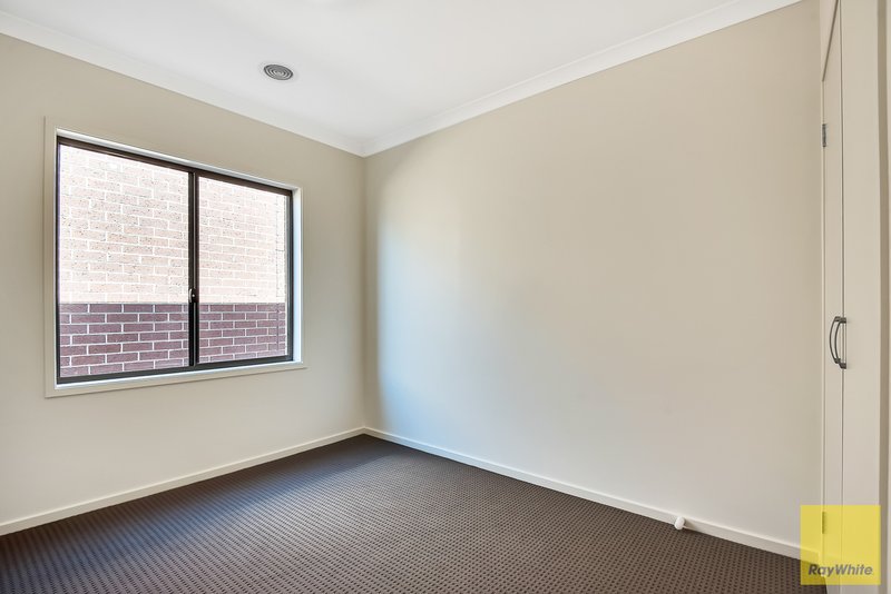 Photo - 55 Colonial Circuit, Tarneit VIC 3029 - Image 4