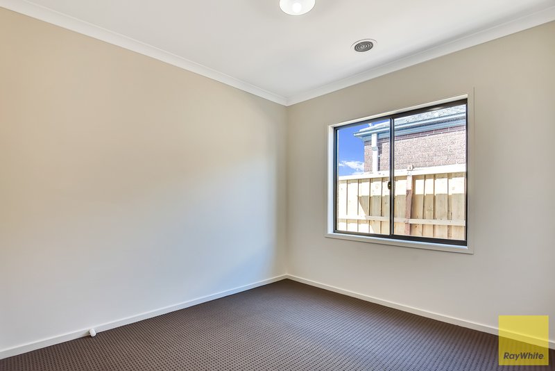 Photo - 55 Colonial Circuit, Tarneit VIC 3029 - Image 5