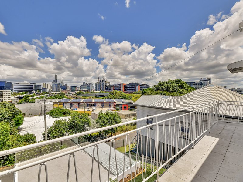 Photo - 55 Cowlishaw Street, Bowen Hills QLD 4006 - Image 15