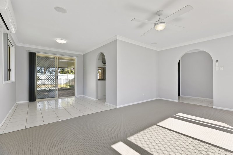 Photo - 55 Crestridge Crescent, Morayfield QLD 4506 - Image 5