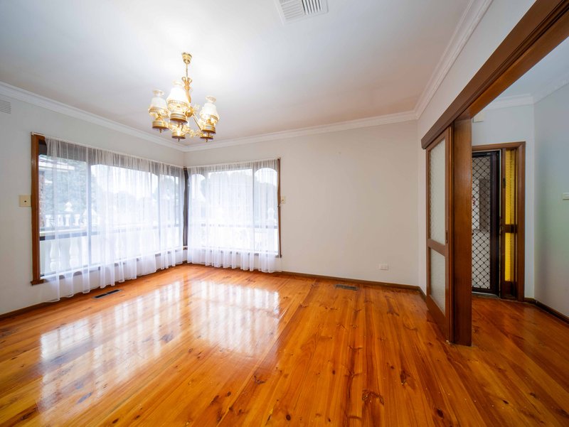 Photo - 55 Cumberland Crescent, Thomastown VIC 3074 - Image 4