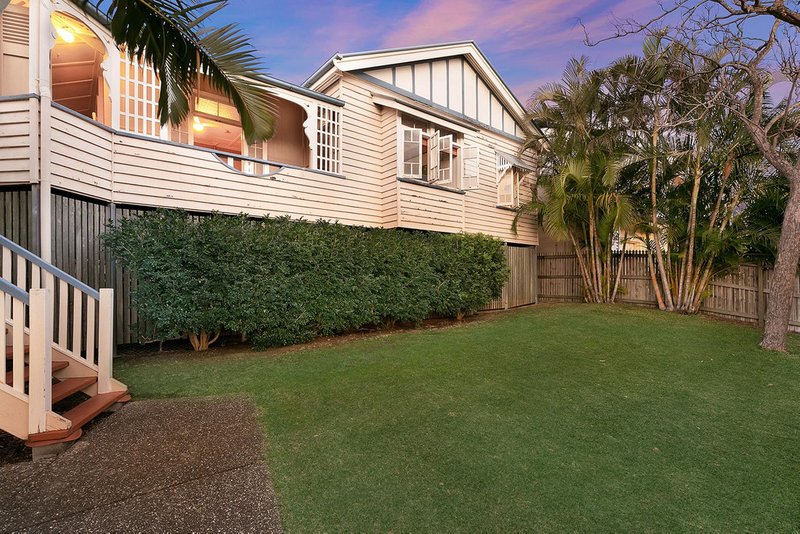 Photo - 55 Dansie Street, Greenslopes QLD 4120 - Image 12