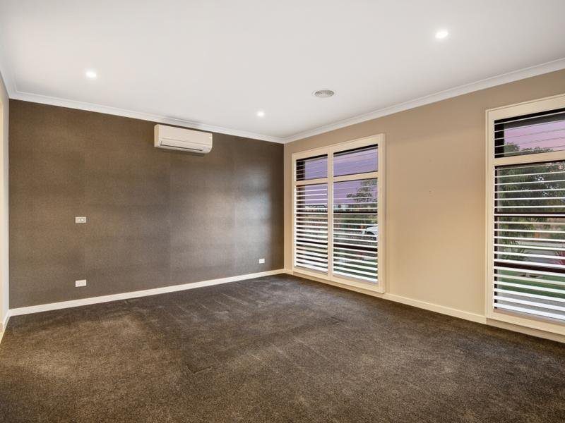 Photo - 55 Denman Drive, Point Cook VIC 3030 - Image 7