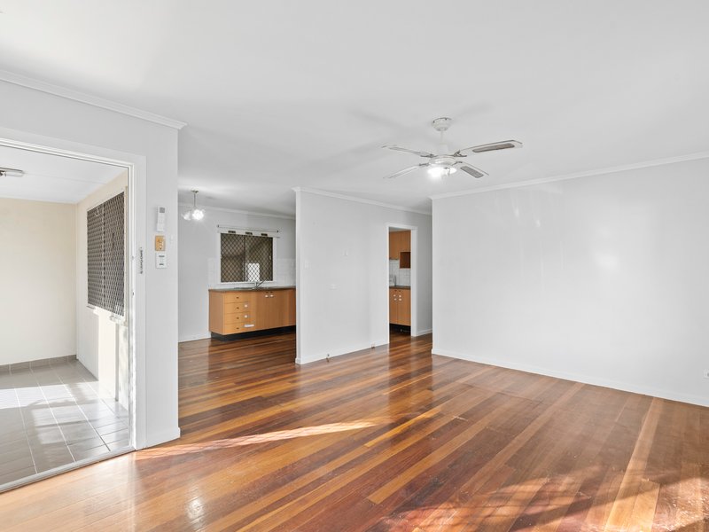Photo - 55 Desgrand Street, Archerfield QLD 4108 - Image 5