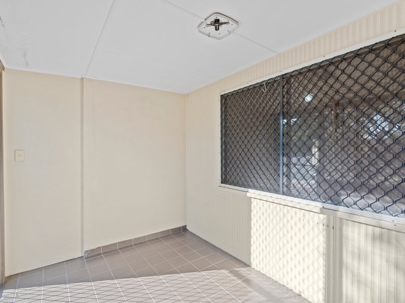 Photo - 55 Desgrand Street, Archerfield QLD 4108 - Image 6