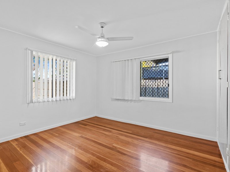 Photo - 55 Desgrand Street, Archerfield QLD 4108 - Image 8