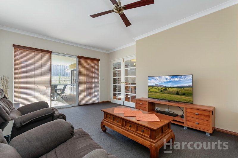 Photo - 55 Donnelly Ramble , Wanneroo WA 6065 - Image 15