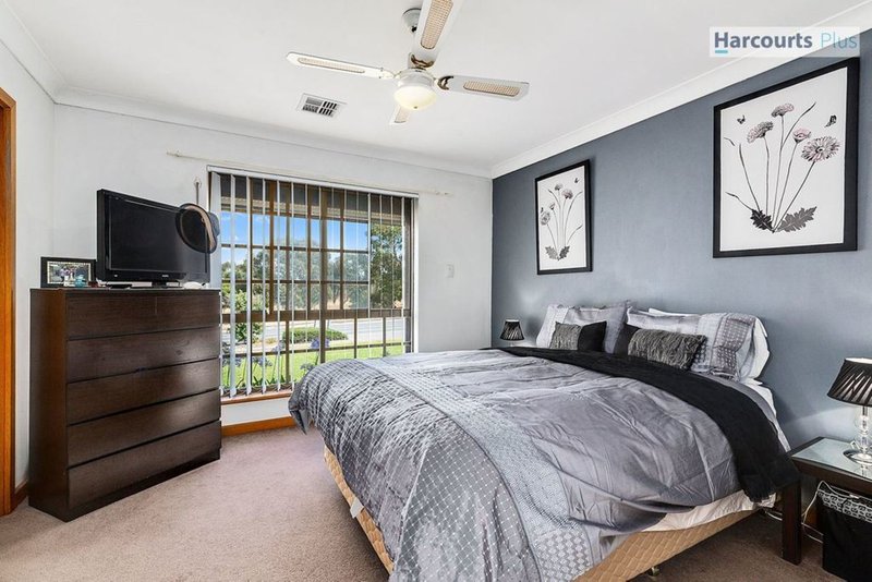 Photo - 55 Dutchman Drive, Hallett Cove SA 5158 - Image 10