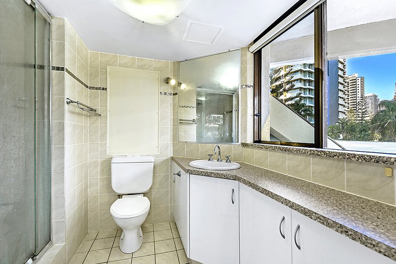 Photo - 5/5 Enderley Avenue, Surfers Paradise QLD 4217 - Image 10