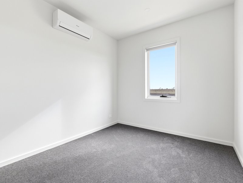 Photo - 55 Everbloom Crescent, Tarneit VIC 3029 - Image 8