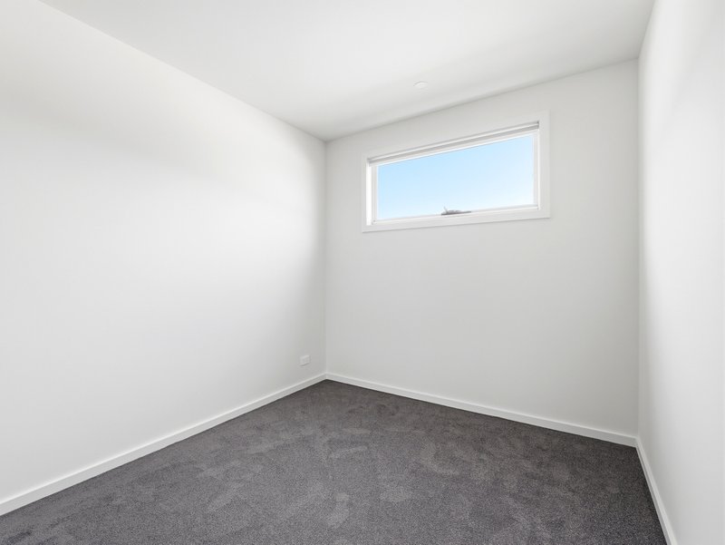 Photo - 55 Everbloom Crescent, Tarneit VIC 3029 - Image 9
