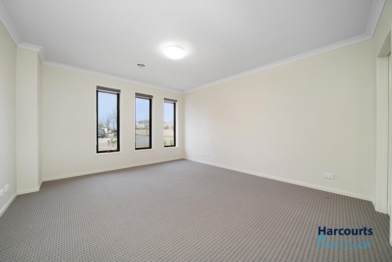 Photo - 55 Fairbridge Road, Point Cook VIC 3030 - Image 3