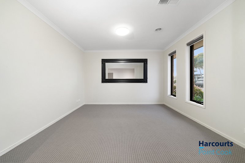 Photo - 55 Fairbridge Road, Point Cook VIC 3030 - Image 5