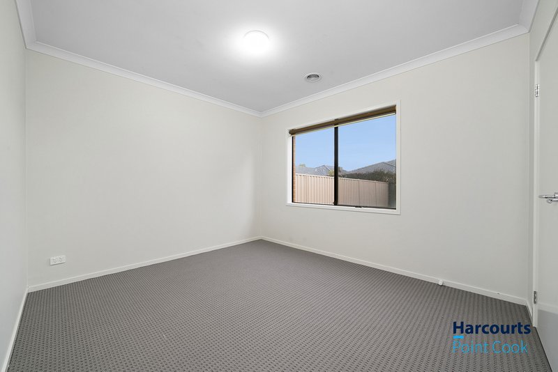 Photo - 55 Fairbridge Road, Point Cook VIC 3030 - Image 12