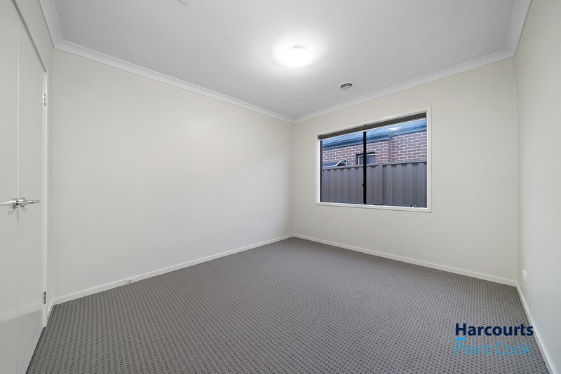 Photo - 55 Fairbridge Road, Point Cook VIC 3030 - Image 14