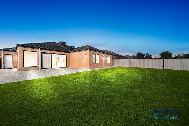 Photo - 55 Fairbridge Road, Point Cook VIC 3030 - Image 16