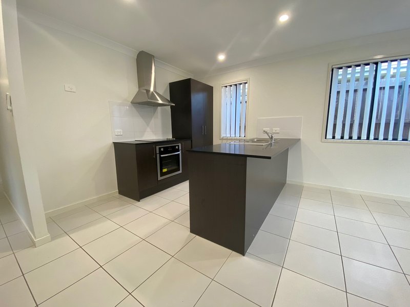 Photo - 55 Flora Terrace, Pimpama QLD 4209 - Image 6